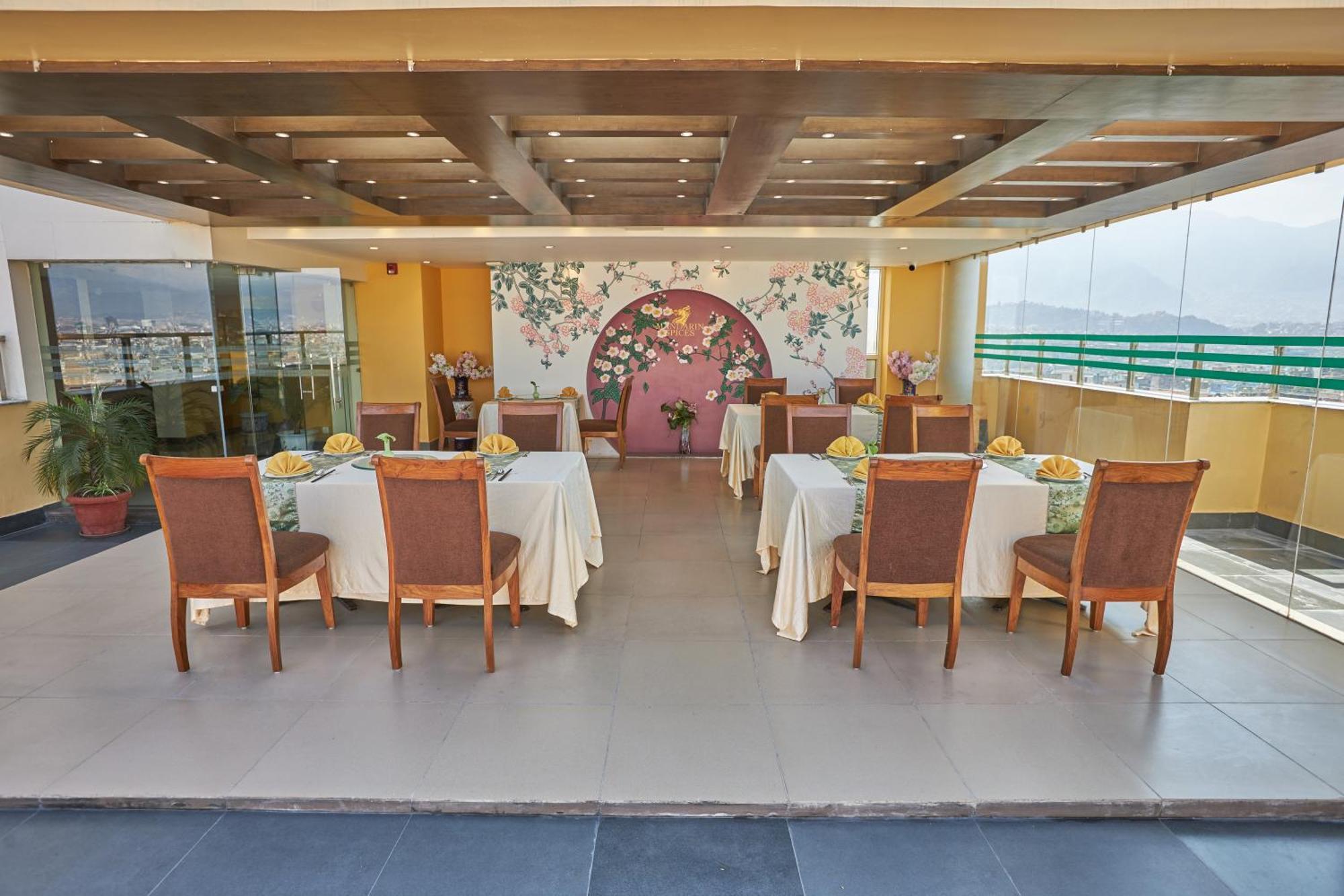Hotel Crowne Imperial Katmandu Eksteriør bilde